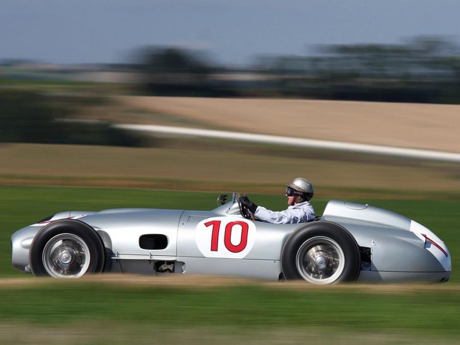  Mercedes-Benz 300 SLR 1954 года  (фото 8 из 21)